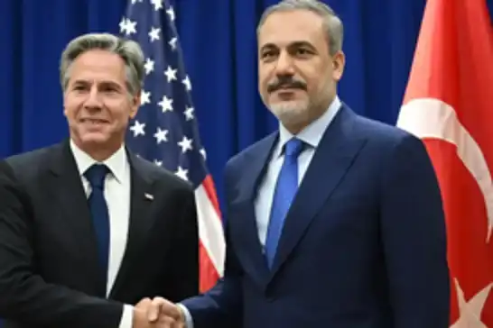 وزير الخارجية التركي فيدان يجري اتصالاً هاتفياً بنظيره الأمريكي بلينكن